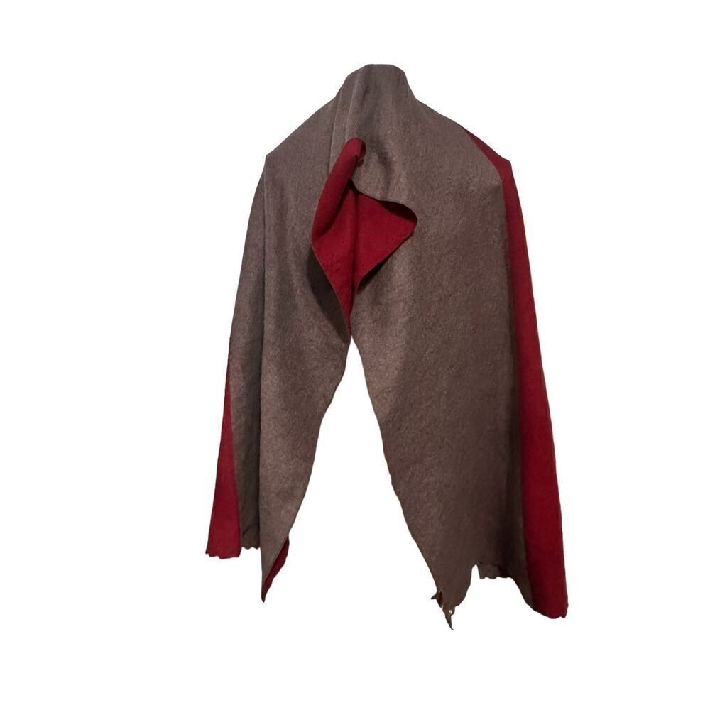 NEW WITH TAGS WOMEN LOF POM POM PIN Red Gray light weight shawl|All season elega